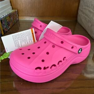 CROCS Women’s Clog - Bright Pink